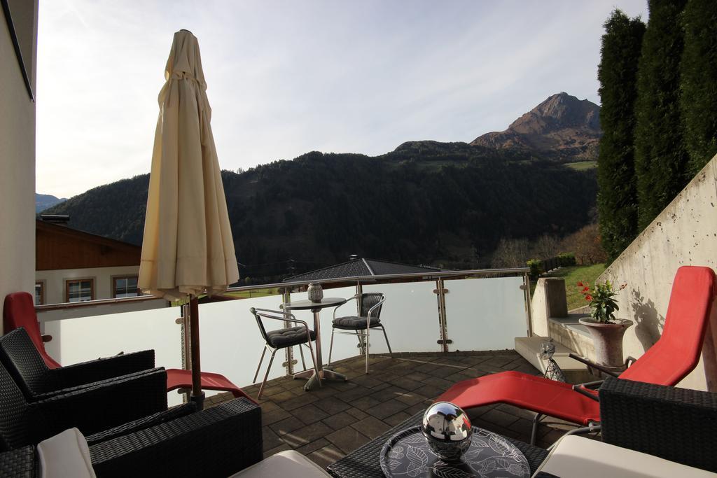 Apartments Schloss-Weissenstein-Strasse Matrei in Osttirol Extérieur photo